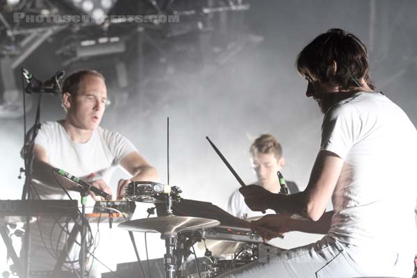 CARIBOU - 2015-06-27 - PARIS - Hippodrome de Longchamp - Brad Weber - Daniel Victor Snaith